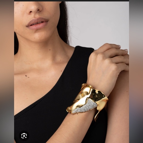 Alexis Bittar Jewelry - ALEXIS BITTAR
Solanales Crystal Folded Cuff Bracelet